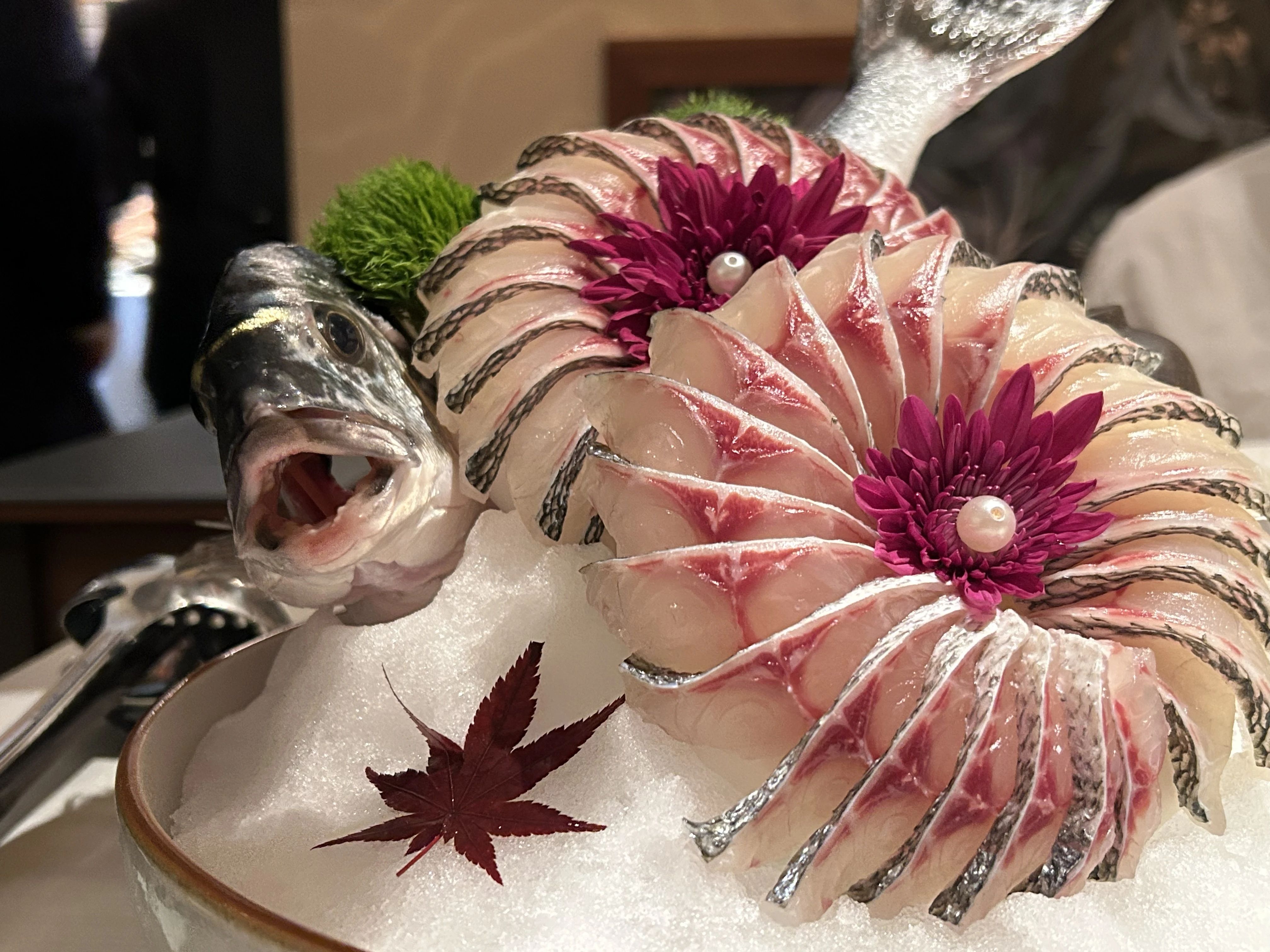 海底捞开首家“臻选店”！人均500以上，主打粤式火锅，上新多种时令海鲜......